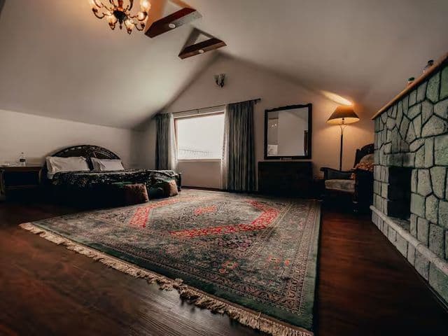 The Greystone Attics (2 Rooms, Fireplaces — photo 8