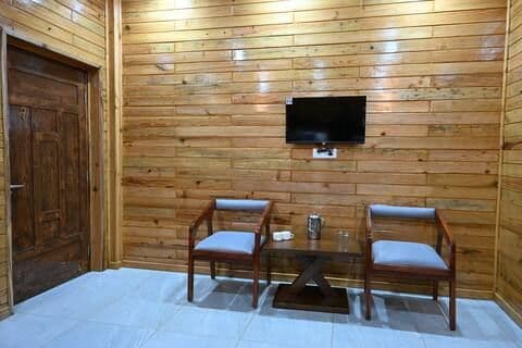 Premium Wooden Family Suite Room  — photo 15