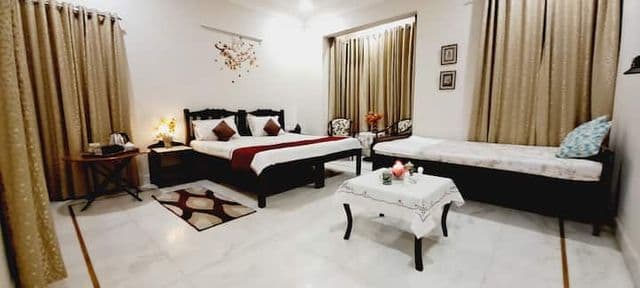 Casa Colonel – 2 Rooms, 2 King + 1 Queen Bed, 1 Washroom — photo 13