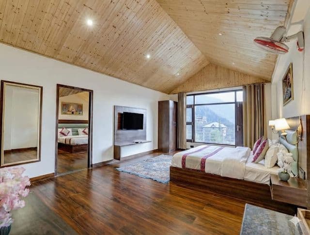 Family Suite with Apple Orchard & Mountain View/ Balcony — photo 12