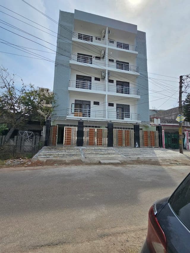2 BHK in Krishna Nagar Lucknow  — photo 23