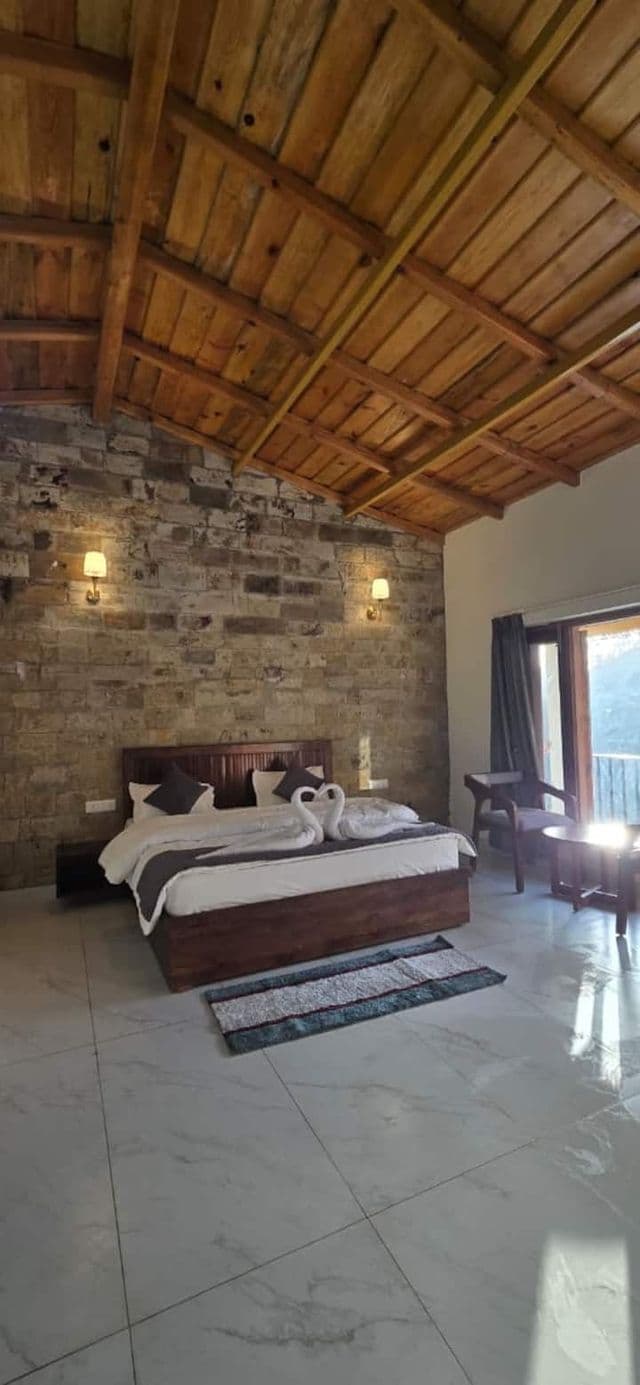 Premium Stone Cottage Suite Room  — photo 2