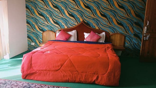 Mountain view Rooms with attached balcony. — photo 8