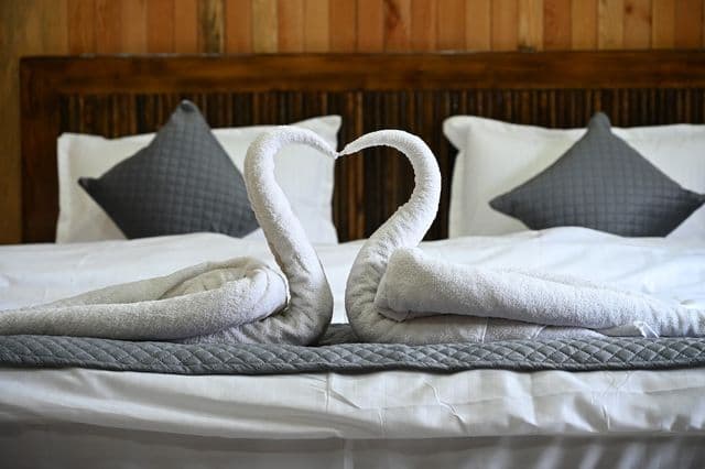 Scenic Wooden, Stone & Mud Retreat Suite — photo 8