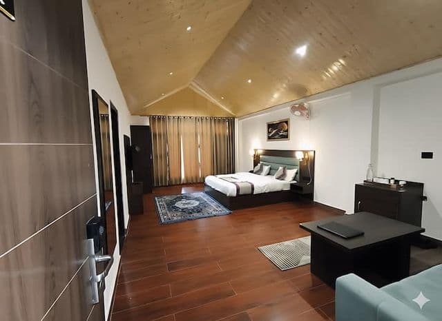 Family Suite with Apple Orchard & Mountain View/ Balcony — photo 15