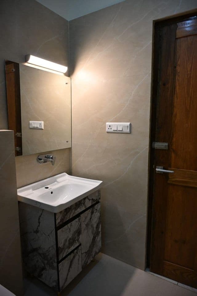 Scenic Wooden, Stone & Mud Retreat Suite — photo 34