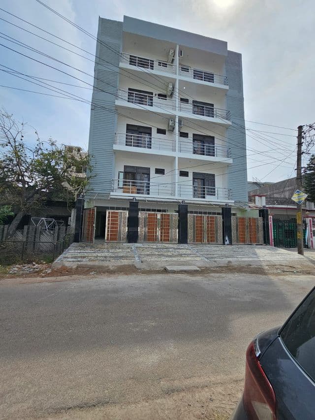 3 BHK in Krishna Nagar Lucknow  — photo 24