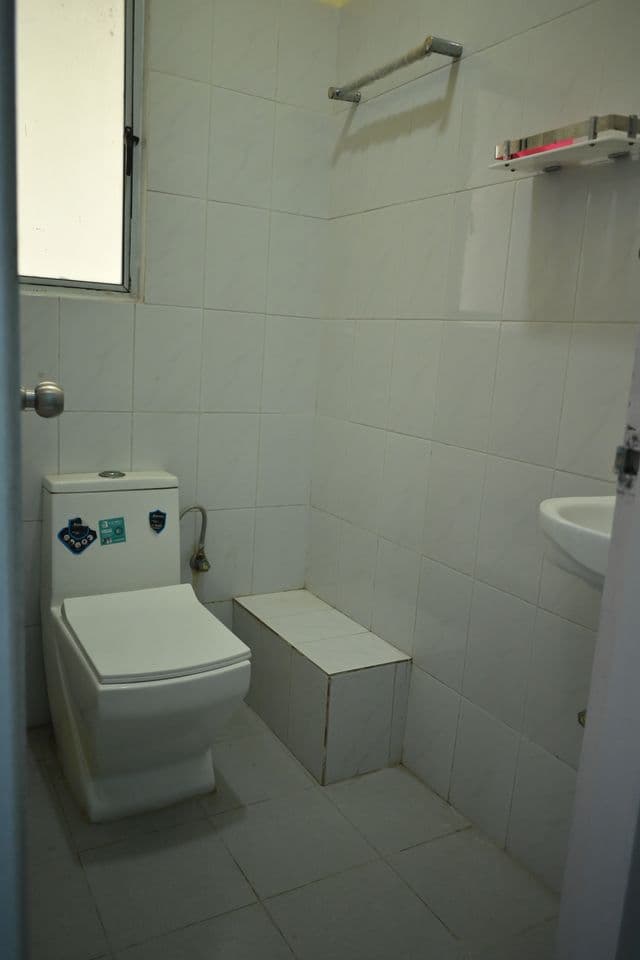 Cozy apartment with a peaceful & nice time to spend with family & friends.. Come for a place to be at home for home.. fully furnished flat with all amemities — photo 9
