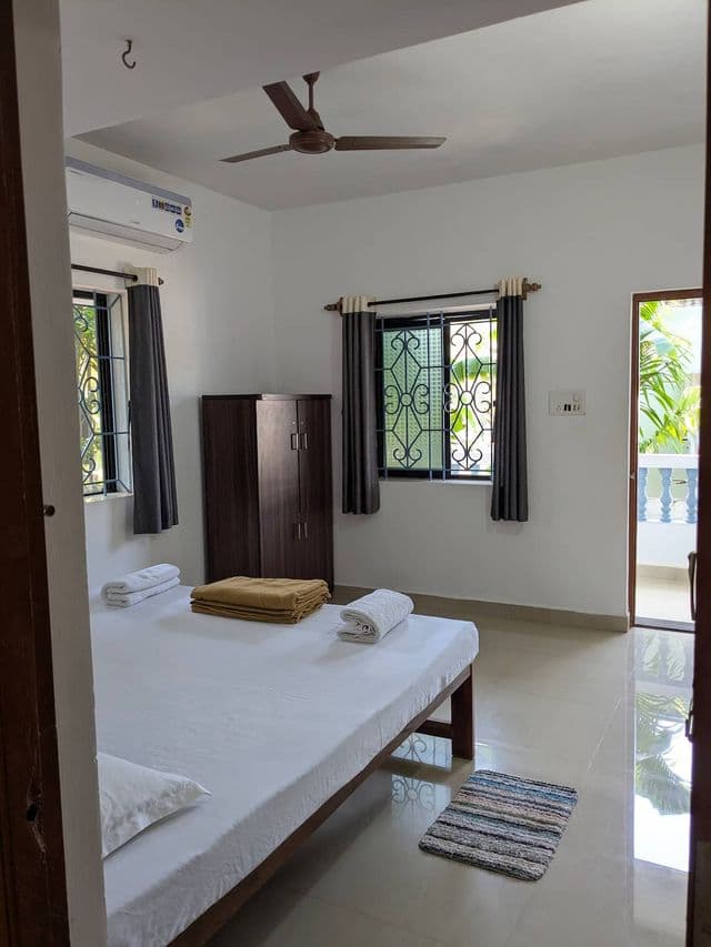 Shivakrupa Guest House Prime Location + Parking  — photo 6
