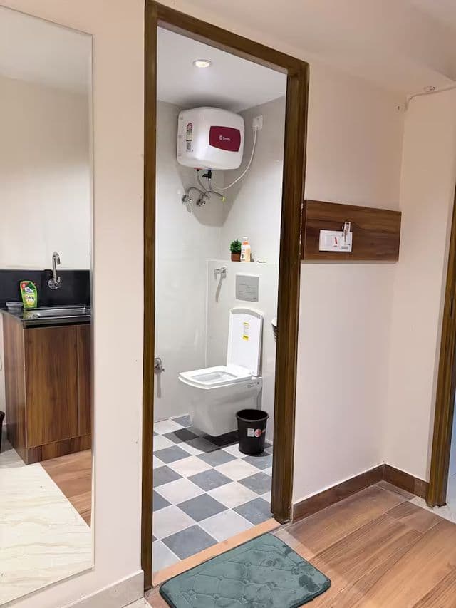 Scarlet Suites By The Pals - Studio with Kitchen — photo 21