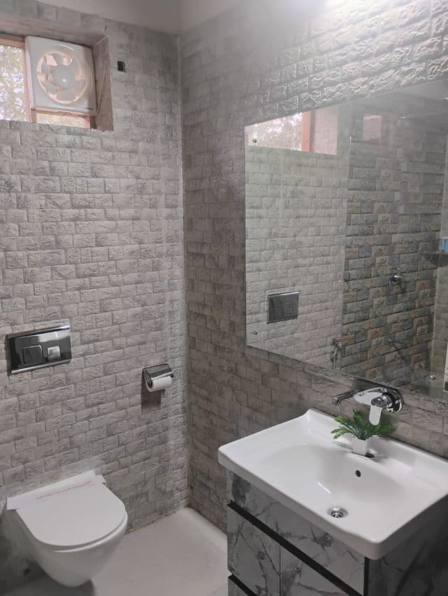 Scenic Wooden, Stone & Mud Retreat Suite — photo 28