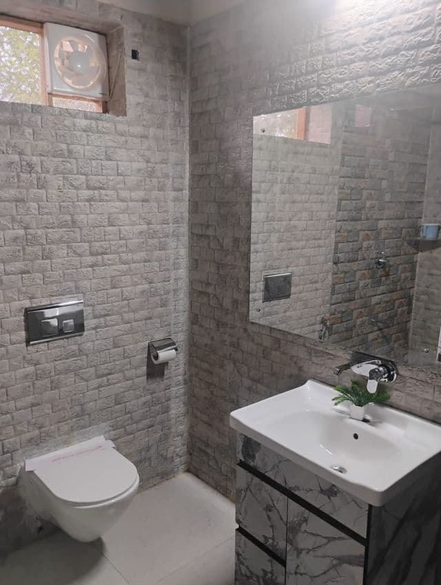 Scenic Wooden, Stone & Mud Retreat Suite — photo 33
