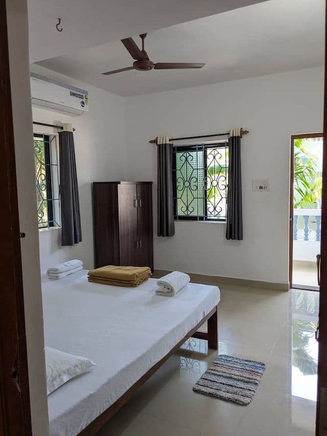 Shivakrupa Guest House Prime Location + Parking  — photo 8