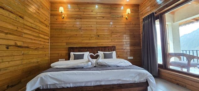 Premium Wooden Family Suite Room  — photo 6