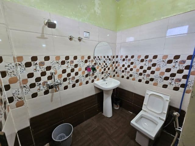2 BHK in Krishna Nagar Lucknow  — photo 26