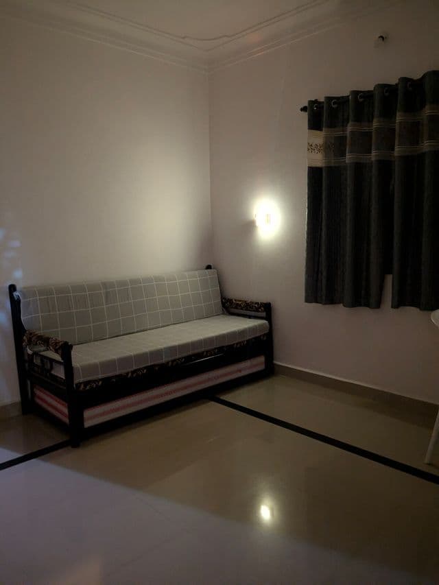 Shivkrupa Guest House 1BHK Near Beach + Parking  — photo 4