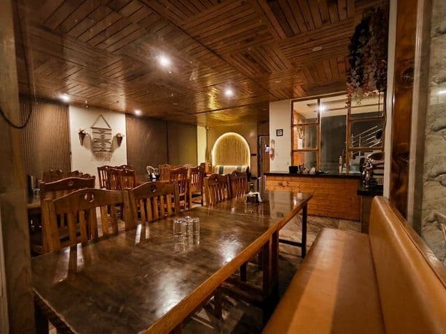 Alpenglow Suite With Mountain View and Balcony — photo 32