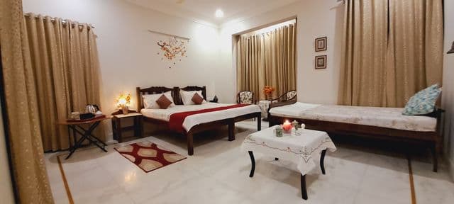 Casa Colonel – 2 Rooms, 2 King + 1 Queen Bed, 1 Washroom — photo 19