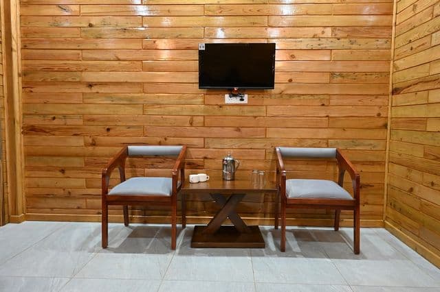 Premium Wooden Family Suite Room  — photo 10
