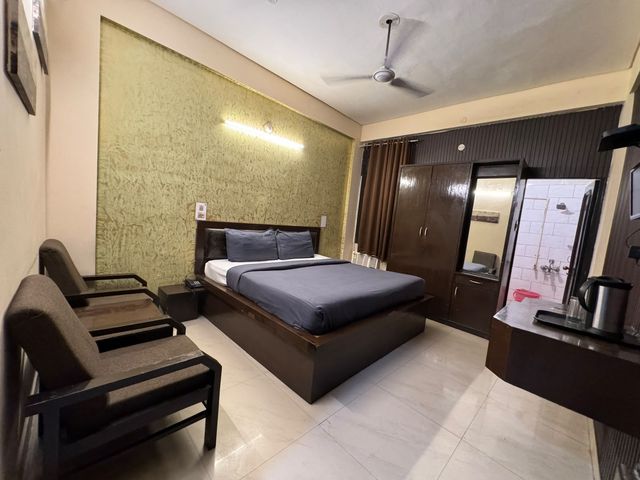 Private Room in Hotel Trishul