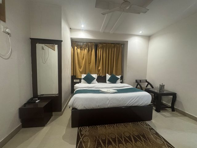 Private Non AC Room in Hotel Skaga