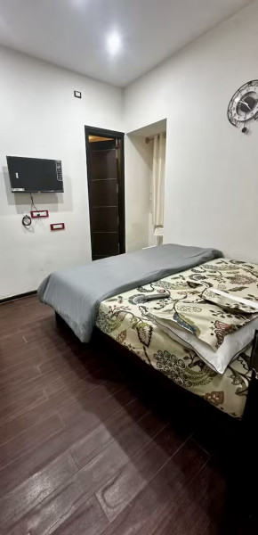 Retreat 3 Rooms Near Electronic City